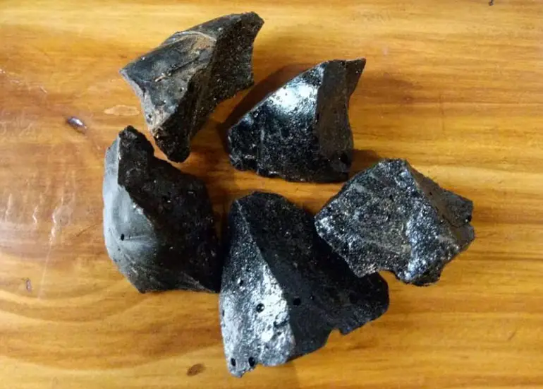Moomiyo (Shilajit)